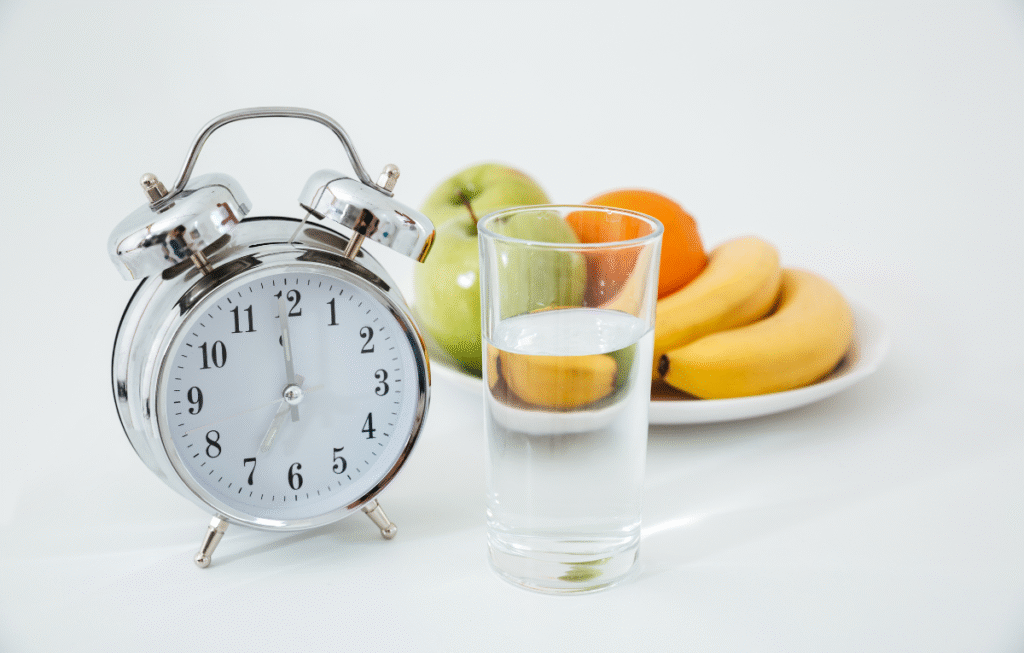 When Should You Eat to Lose Weight? Here's What a Dietitian Says