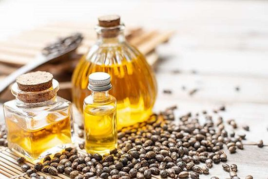 Natural Remedies for Longer, Thicker Lashes Without Lash Extensions