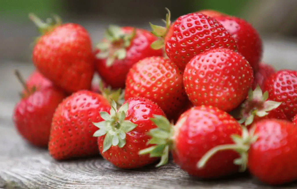 Top 5 Superfoods Nutritionists Recommend for Healthier & Delicious Smoothies