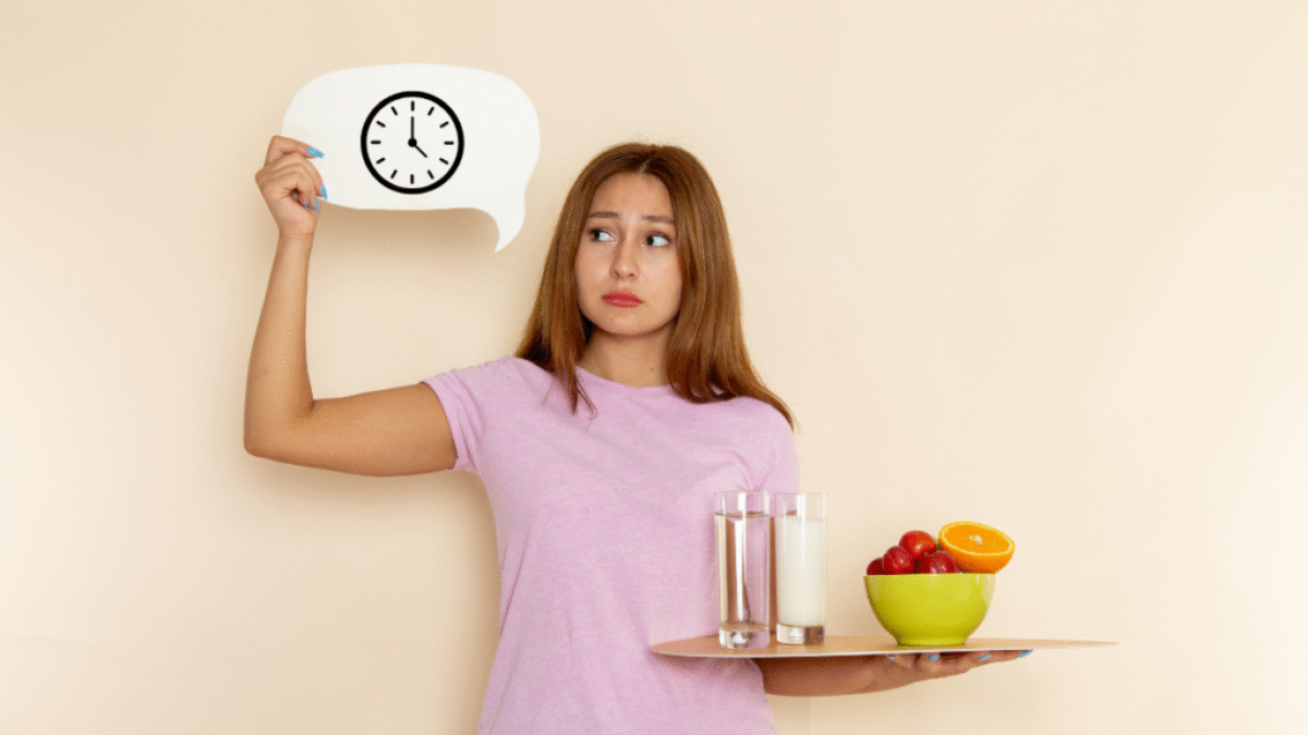 When Should You Eat to Lose Weight? Here's What a Dietitian Says